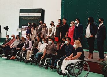 Ana Guevara olvida al futbol en la entrega de estímulos de los JJ.OO