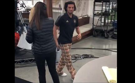 Carlos Vela luce extravagante “look”