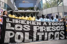 Excarcelan a expolicías de Caracas; exfuncionarios fueron detenidos por golpe contra Hugo Chávez en 2002