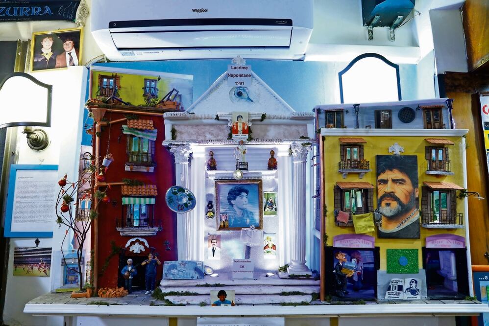 Según los especialistas, el "pelusa" prevalecerá siempre como un símbolo, jamás como un ejemplo. Foto/Especial