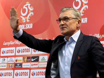 Despiden a entrenador de Polonia tras fracaso en Rusia 2018