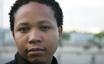 Muere Presley Chweneyagae, actor sudafricano de la cinta "Tsotsi", tenía 40 años