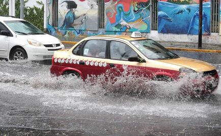 Lluvia provoca encharcamientos en el DF