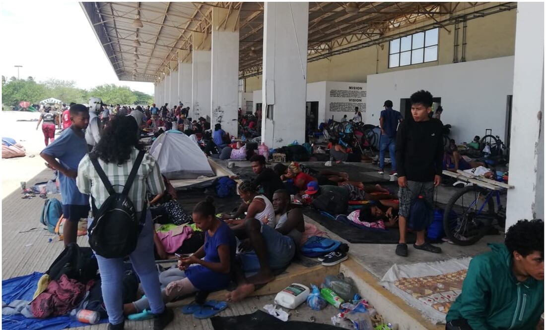 Agotados, los migrantes confían en que tendrá la autorización del gobierno mexicano para cruzar el país. “No queremos quedarnos en México, nuestro sueño está en Estados Unidos", dicen. Foto: Especial