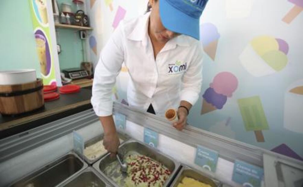 Por mes patrio, nevería en Toluca ofrece nieve de chile en nogada