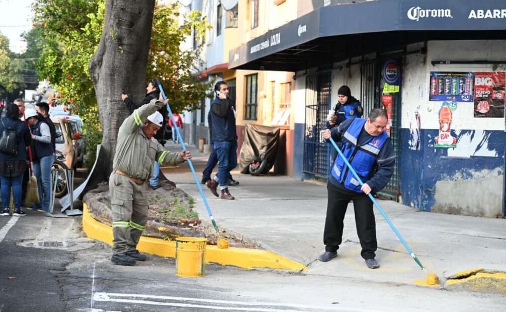 Pintan calles de la alcaldía Cuauhtémoc (01/12/2025). Foto: Especial