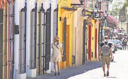 Joven prevé "éxodo masivo de gringos" de México por caída de dólar ante el peso
