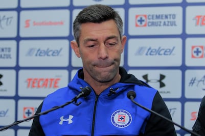 Por sanción, Caixinha retrasará su debut