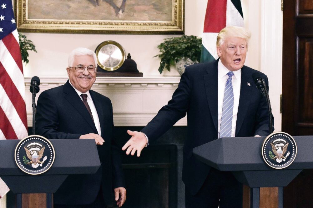 El presidente estadounidense, Donald J. Trump y el mandatario palestino Mahmoud Abbas. Foto: EFE