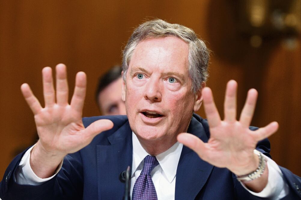 Robert Lighthizer, representante comercial de EU, al comparecer ante senadores. El funcionario confía en concluir en breve la renegociación. (MARY F. CALVERT. REUTERS)