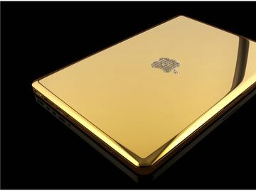 Diseñan MacBook Pro de oro puro
