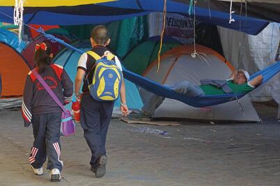 Obligan a maestros en paro a abrir primaria