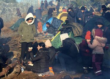 Francia se solidariza con Polonia pero pide "humanidad" para tratar crisis migratoria