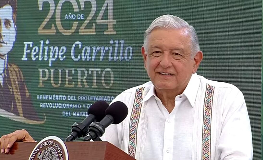 El presidente Andrés Manuel López Obrador reiteró que el domingo, en la marcha opositora “de la marea rosa”, se izará la Bandera monumental. Foto: especial