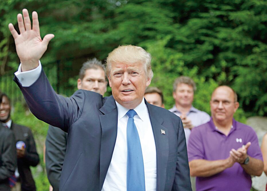 Donald Trump acusa a Univisión, entre otras cosas, de un "intento apenas velado" de reprimir la libertad de expresión con el fin de impulsar a la pre candidata demócrata Hillary Clinton. Foto: JIM COLE. AP 