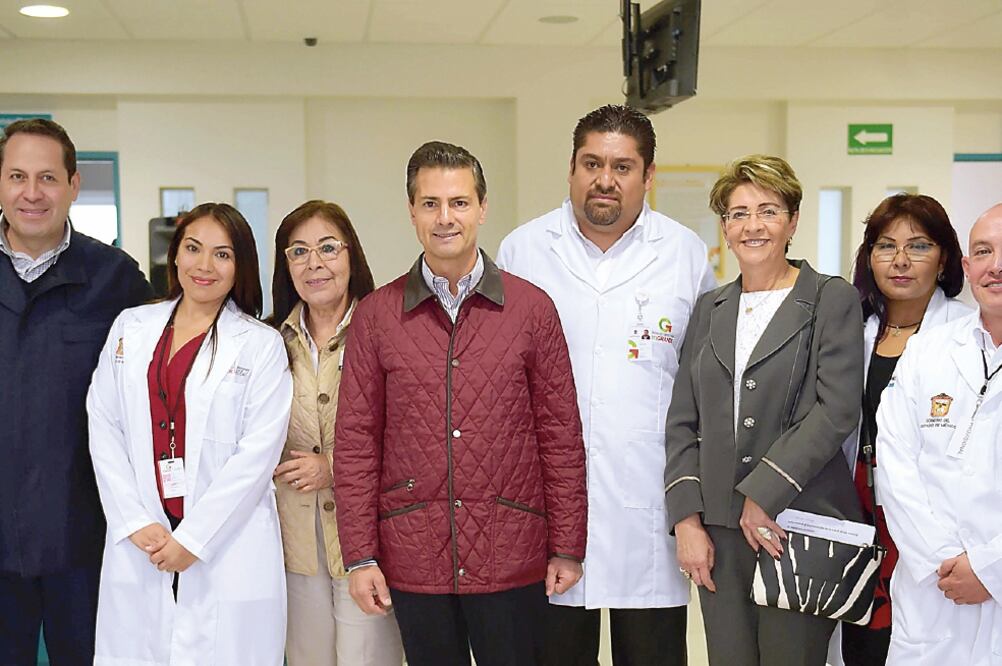 El presidente Enrique Peña Nieto acompañado por el gobernador Eruviel Ávila y por la secretaria de Salud, Mercedes Juan, inauguran Hospital de Chiconcuac (PRESIDENCIA)