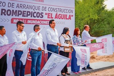 Alcalde da banderazo a construcción de El Águila