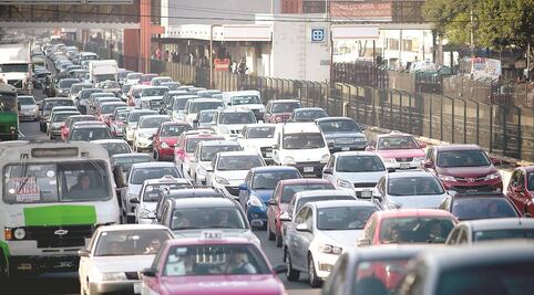 Este martes 3 de diciembre no circulan autos con engomado rosa