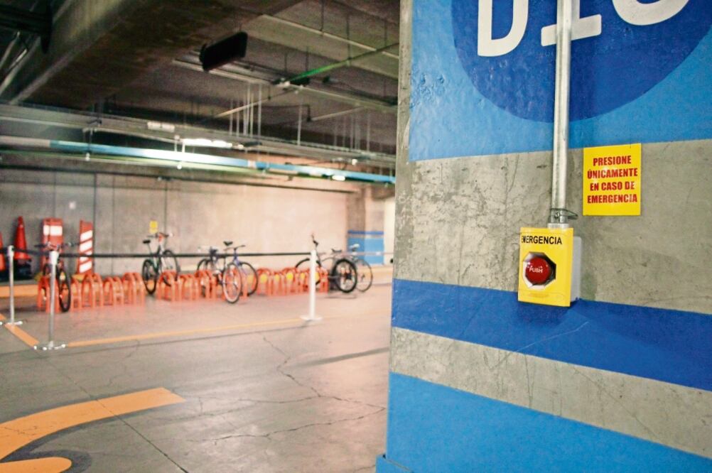 Reco rrido. Protección Civil, Sobse, así como el ISC, hicieron recomendaciones a los representantes de la plaza. Foto: CDMX