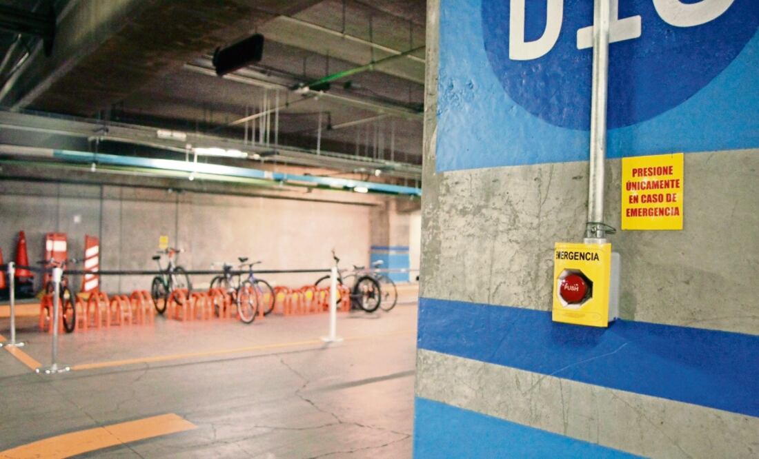 Reco rrido. Protección Civil, Sobse, así como el ISC, hicieron recomendaciones a los representantes de la plaza. Foto: CDMX