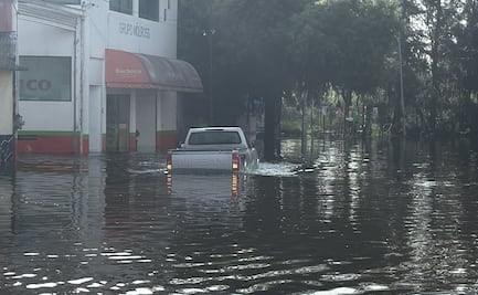 Lluvias provocan inundaciones y encharcamientos en Tláhuac e Iztapalapa; policías brindan apoyo a habitantes