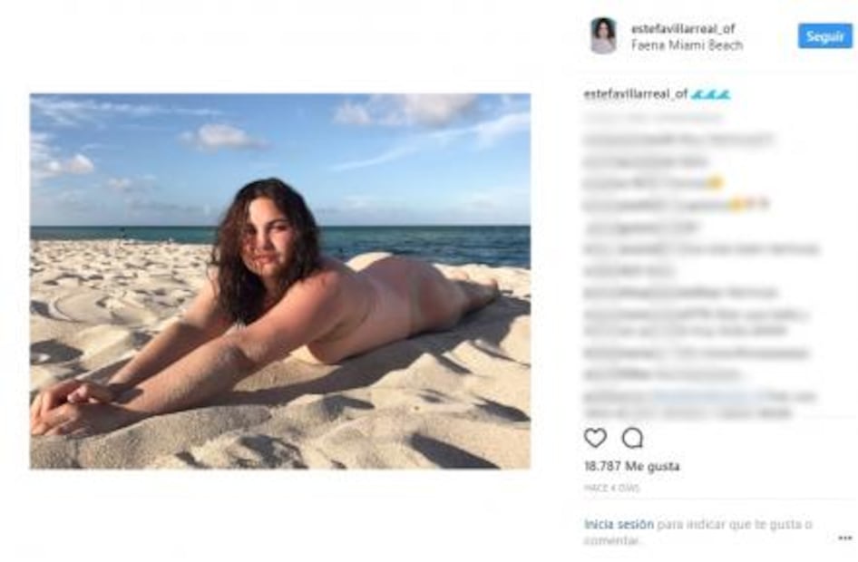 Actriz de "RBD" luce su figura en traje de baño