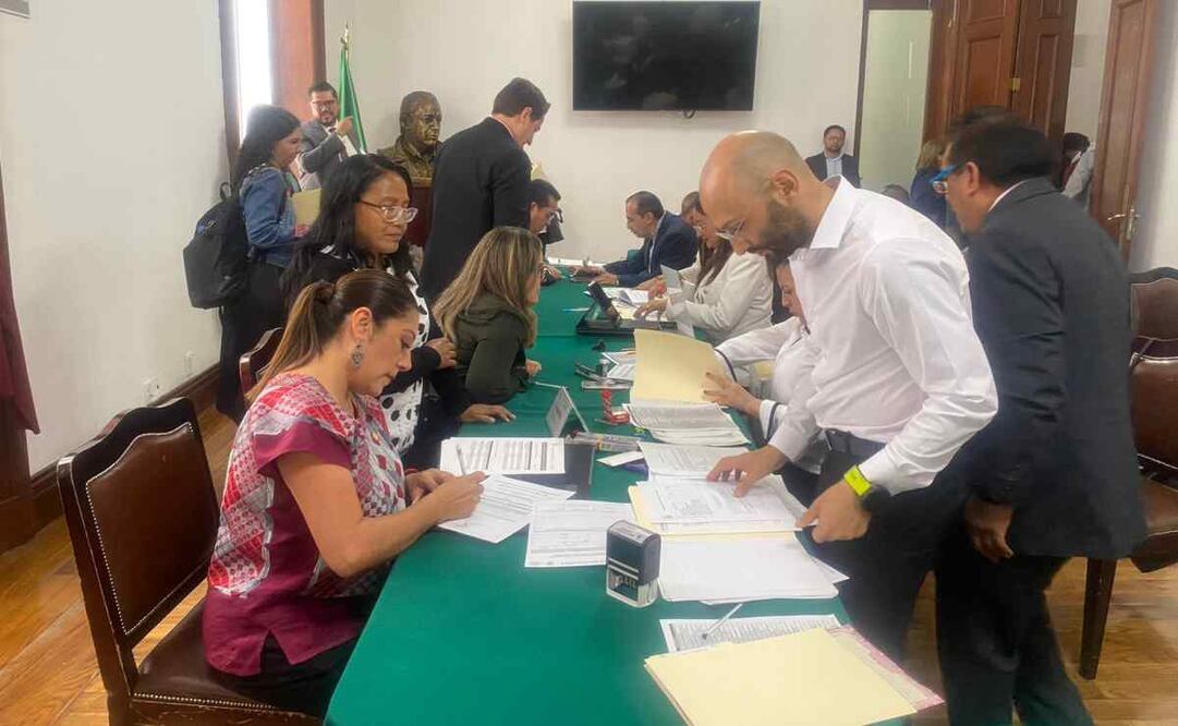 Desde este día y hasta el 28 de agosto, cada uno de las y los 66 legisladores acudirán al edificio de Donceles y Allende para llevar a cabo el trámite. Foto: Omar Díaz/EL UNIVERSAL