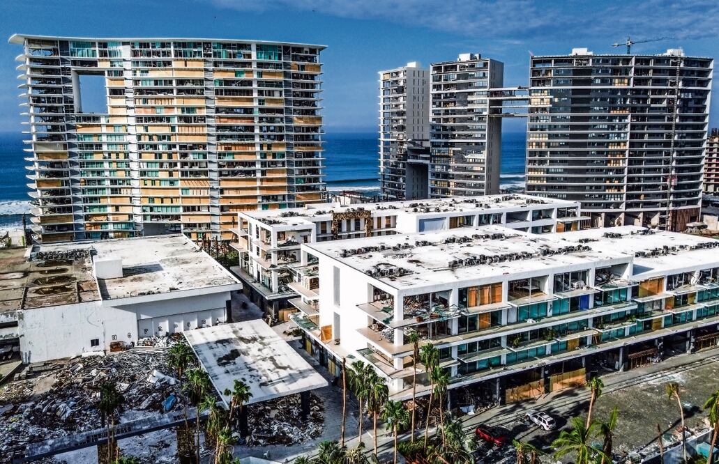 Fenómenos climáticos como el huracán Otis, que golpeó a Acapulco, son una de las amenazas para la actividad económica regional, dicen. Foto: Archivo | EFE