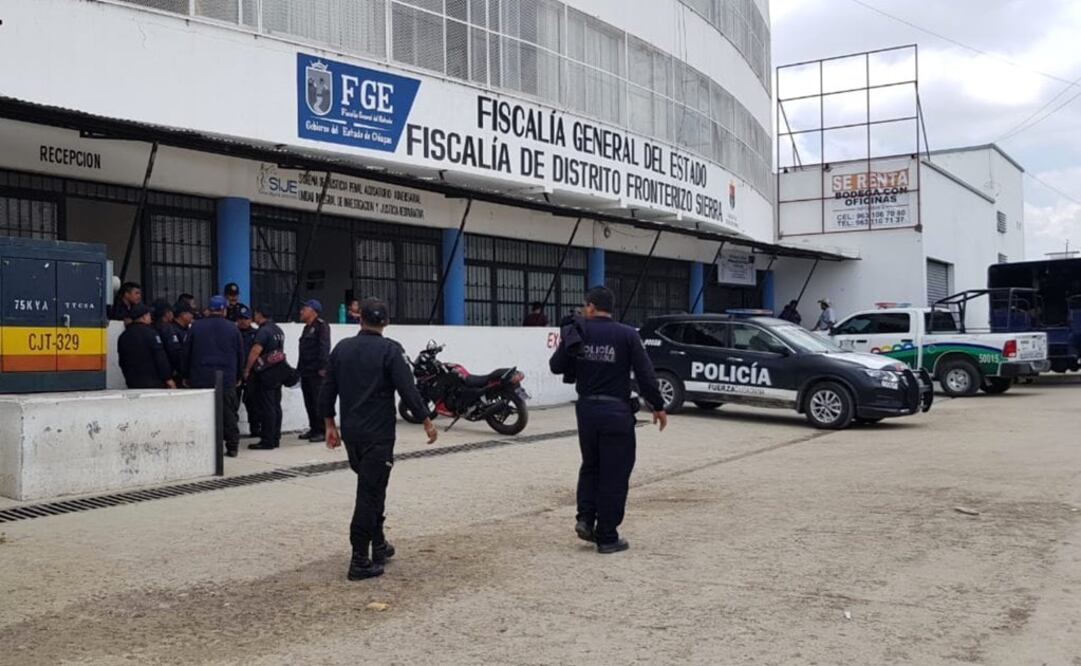 Los dos agentes del INM, un policía auxiliar y un funcionario de la Fiscalía de Distrito fueron liberados este martes por la mañana, después de permanecer cautivos por siete días. Fotos: Fredy Martín Pérez / EL UNIVERSAL