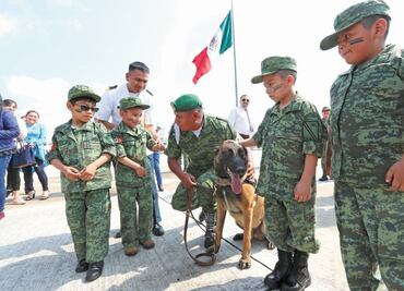 Niños con discapacidad son soldados por un día