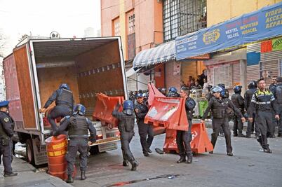 Separan del cargo a siete policías por robo en Meave