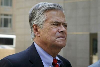 Dimite líder del Senado de NY ante cargos de corrupción