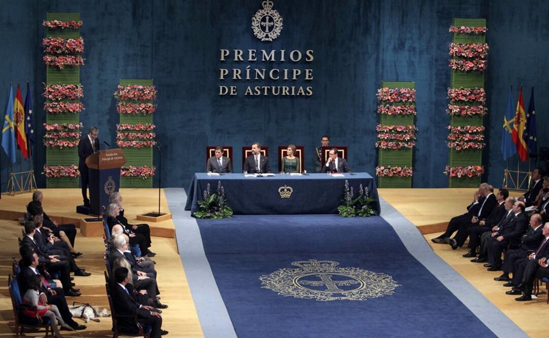 Premio Príncipe de Asturias de las Letras 2013, durante la ceremonia de entrega de los galardones. Foto: EFE/José Luis Cereijido