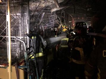 Incendio en mercado Morelos afecta 15 locales