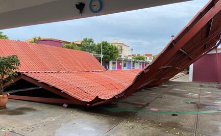 LLuvias, granizo y ráfagas de viento provocan caída de techo en Jardín de Niños en Tecámac