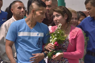 Dan un sí colectivo 171 parejas en penal de Chiconautla