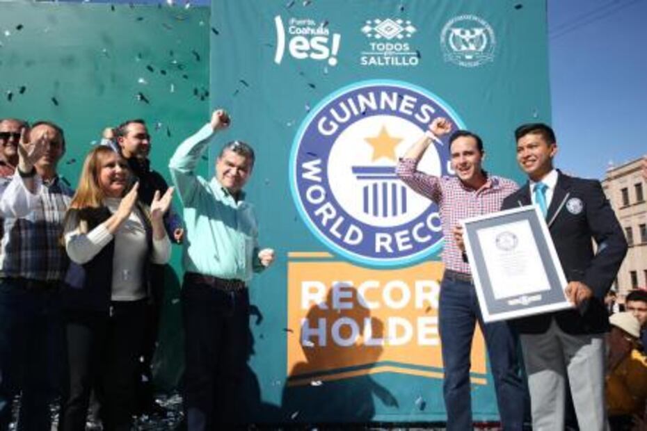 Saltillo se lleva Récord Guinness por Rosca de Reyes más grande del mundo