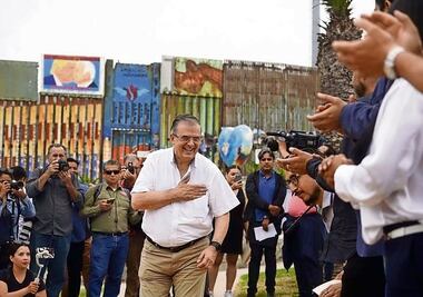 Ebrard: Va a ser Claudia o yo, es lo que indican los sondeos