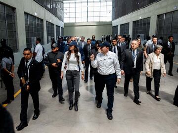 Deportaciones en EU: Corte anula fallo de desacato contra gobierno de Trump por expulsiones a prisión de El Salvador