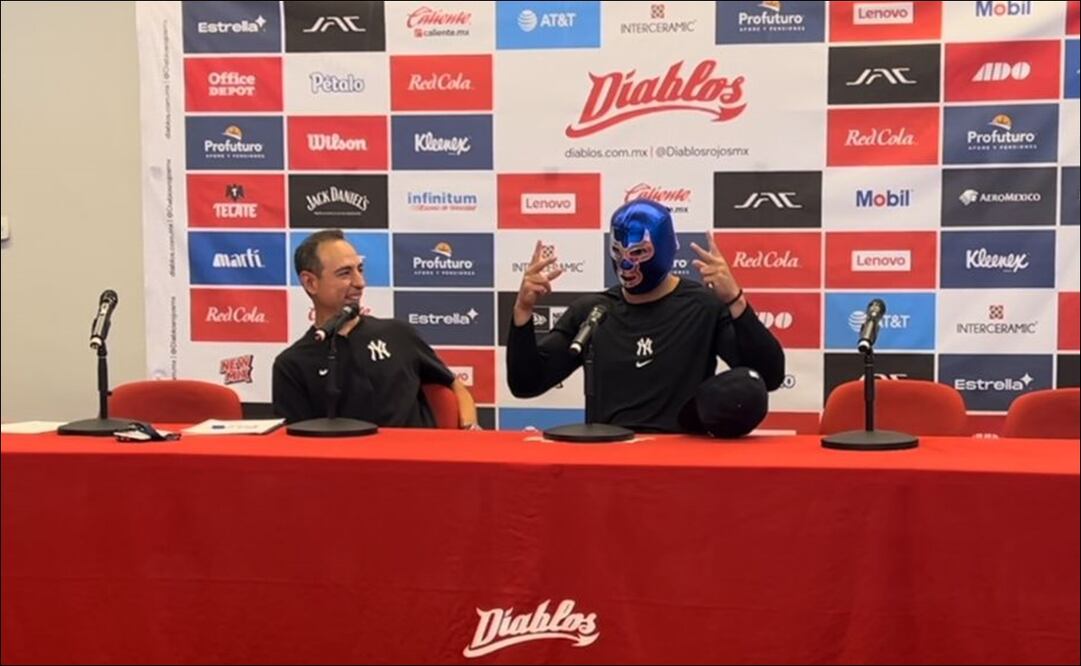 Giancarlo Stanton se colocó la máscara de Blue Demon y afirmó que no dudó en venir a la Ciudad de México / FOTO: Bruno Luna