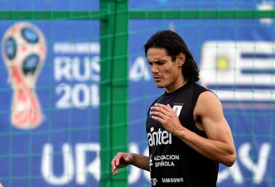 Cavani no se recupera; a la banca ante Francia