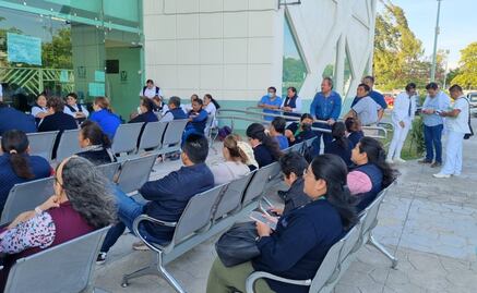 Se van a paro 2 mil 500 trabajadores de salud en Oaxaca; acusan que IMSS–Bienestar les adeuda bonos y estímulos