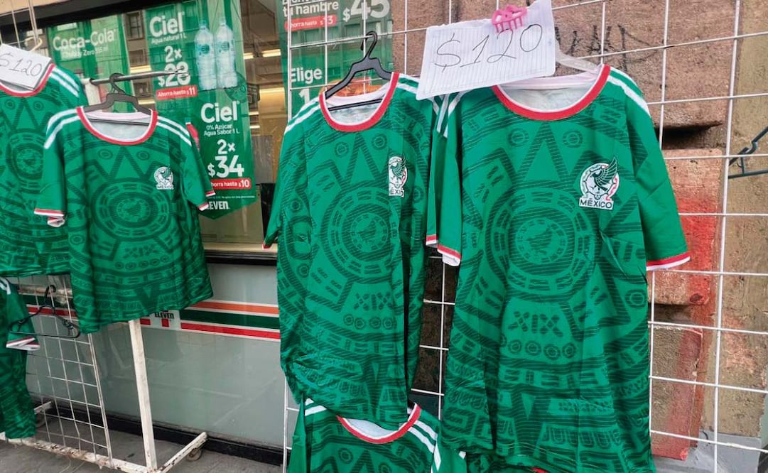 Las playeras clones son 10 veces más baratas. Foto: MARITZA VILLAGÓMEZ/EL UNIVERSAL