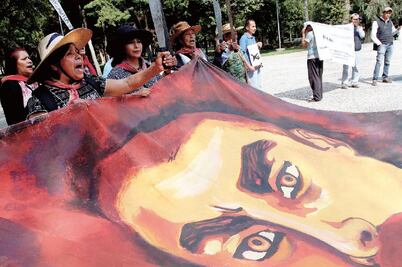 Surgen protestas durante el foro sobre nuevo aeropuerto