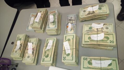 Aseguran tractocamión con 120 mil dólares en Nuevo Laredo