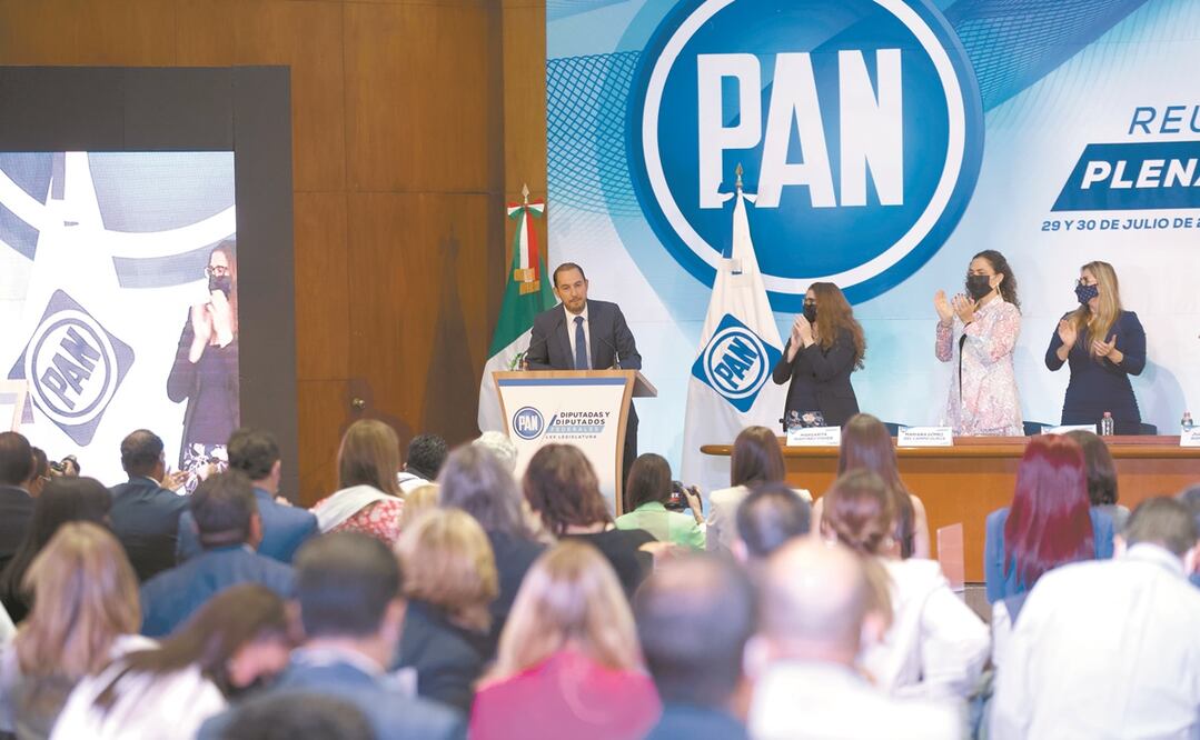 Marko Cortés pidió mantener la unidad del grupo parlamentario. Foto: GERMÁN ESPINOSA. EL UNIVERSAL