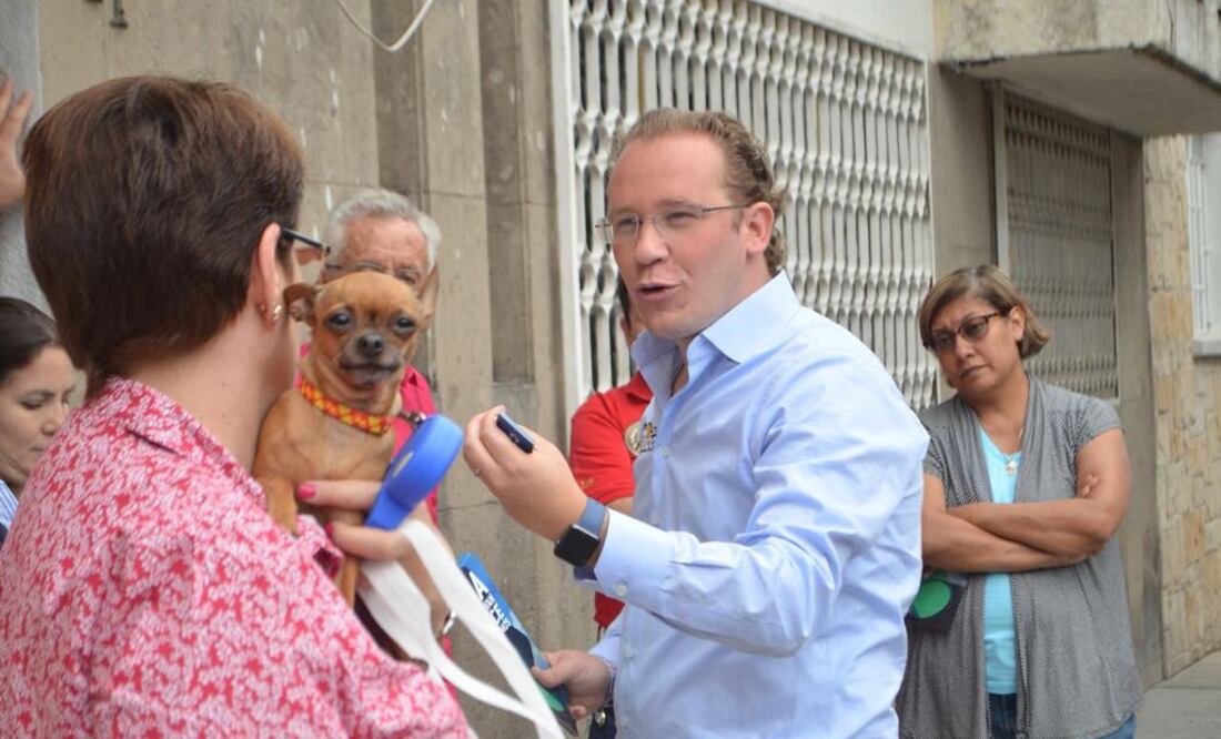 Recorrido del candidato del Frente, Santiago Taboada, en la colonia Merced Gómez y San Simón Ticumac (Foto: Brenda Alcántara / EL UNIVERSAL)