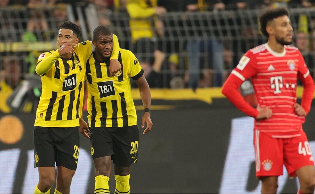 El autor del gol del empate festejando mientras Noussair Mazraoui se lamenta / Foto: EFE