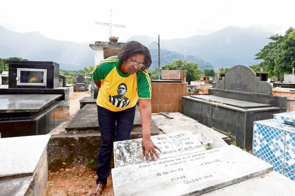 En el panteón hay dos tumbas con el nombre del campeón (AGENCIA O GLOBO)