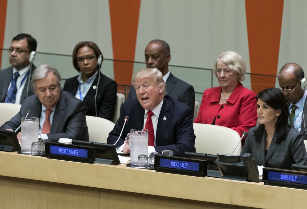 El presidente estadounidense, Donald Trump, y el secretario general de la Organización de la ONU, António Guterres, participan durante una reunión de alto nivel de la ONU (Foto: Xinhua)